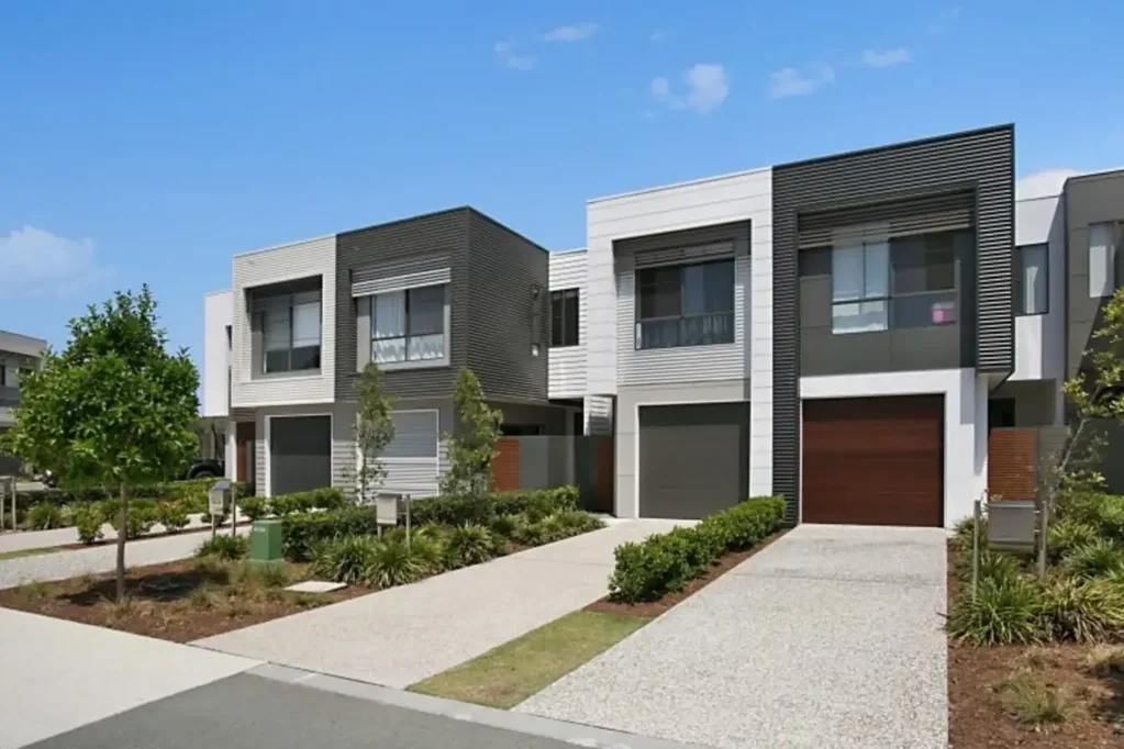 Robina 3ਬੈੱਡਰੂਮ Stylish Executive Townhouse - Stroll to Robina Town Centre