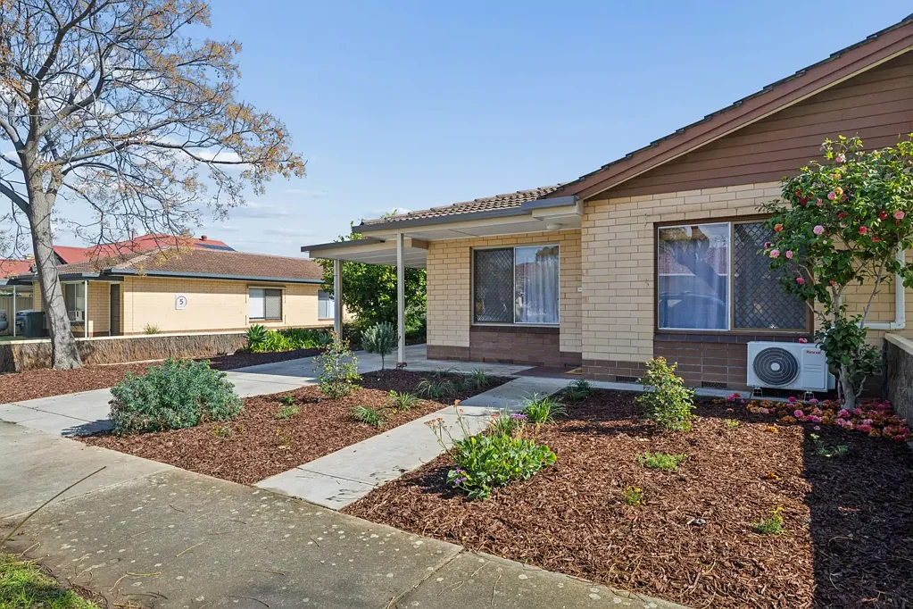 Woodville 2Moenga Prime Woodville Opportunity: Low-Maintenance Living in a Blue-Chip Location