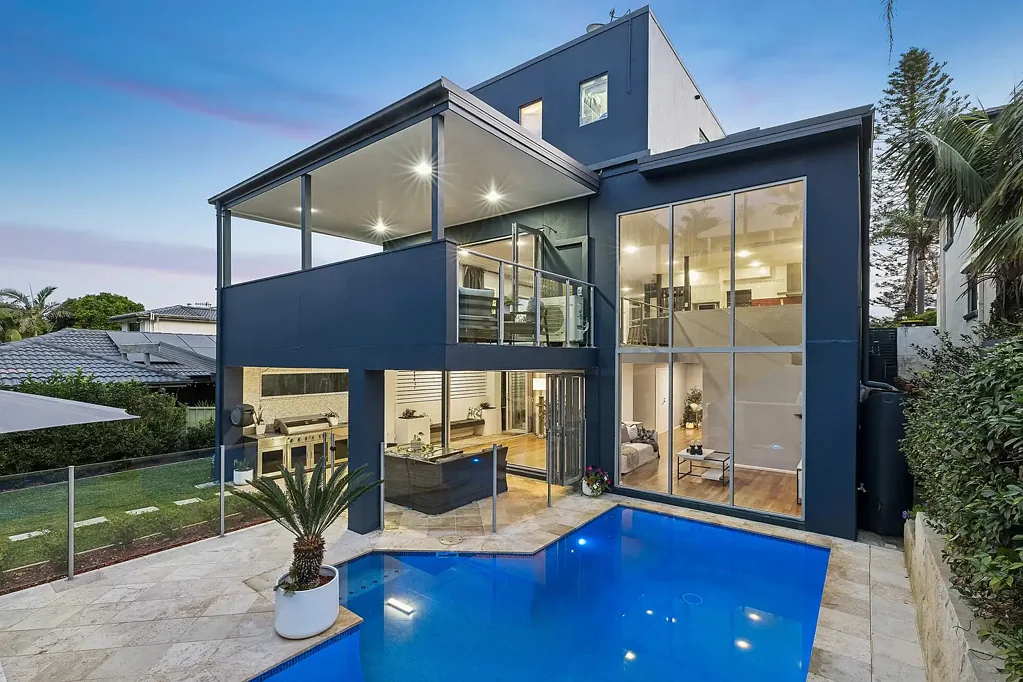 10 Boos Road, Forresters Beach, NSW 2260