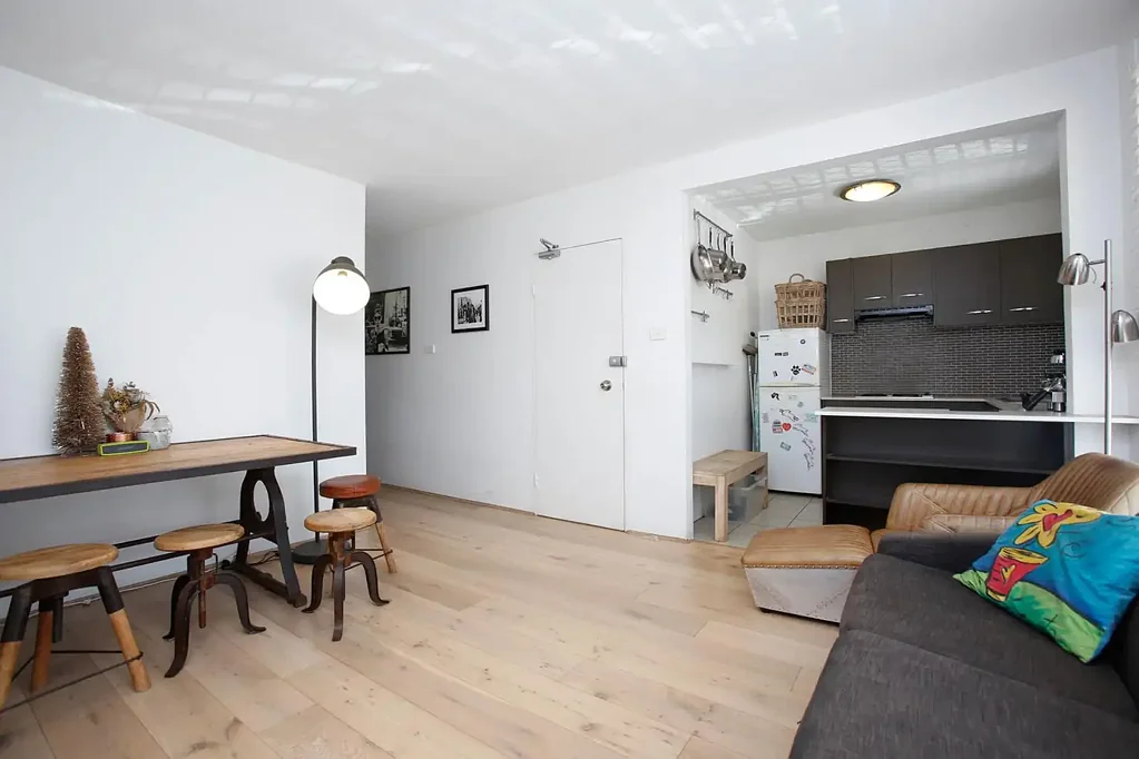 Modern apartment with parking