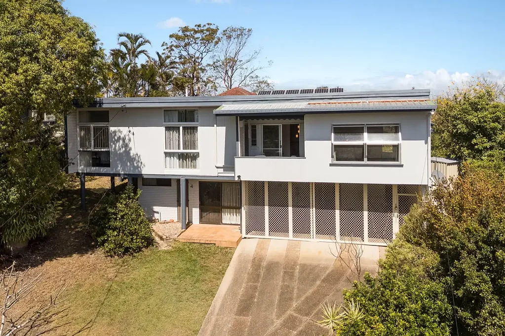 Camp Hill 4Kwarto Hidden Hillside Retreat with Endless Opportunities and Potential City Views
