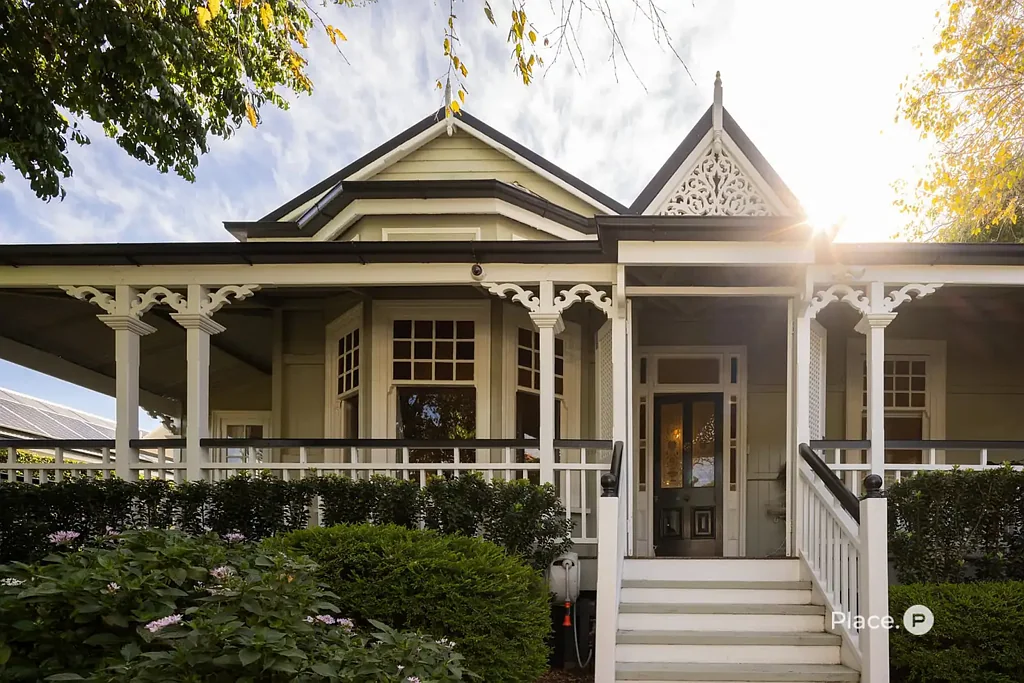 Clayfield 4 Bedroom Architect-Designed Family Estate on 810m² with Panoramic North Easterly Views