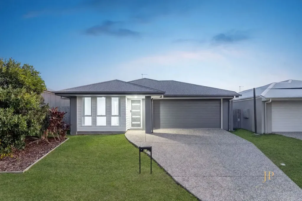 Flinders View 4 Slaapkamer Secure Investment Opportunity – Leased Until May 2027 | Modern Family Home