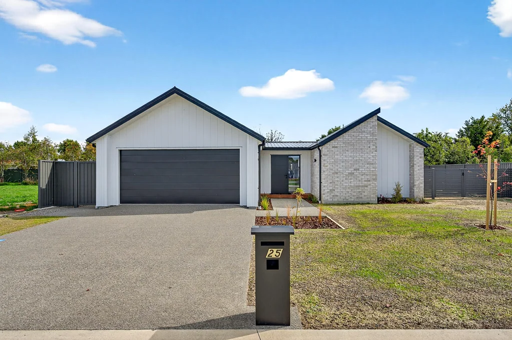 Masterton 3房  Built to Turn Heads!!! BEO $989,000