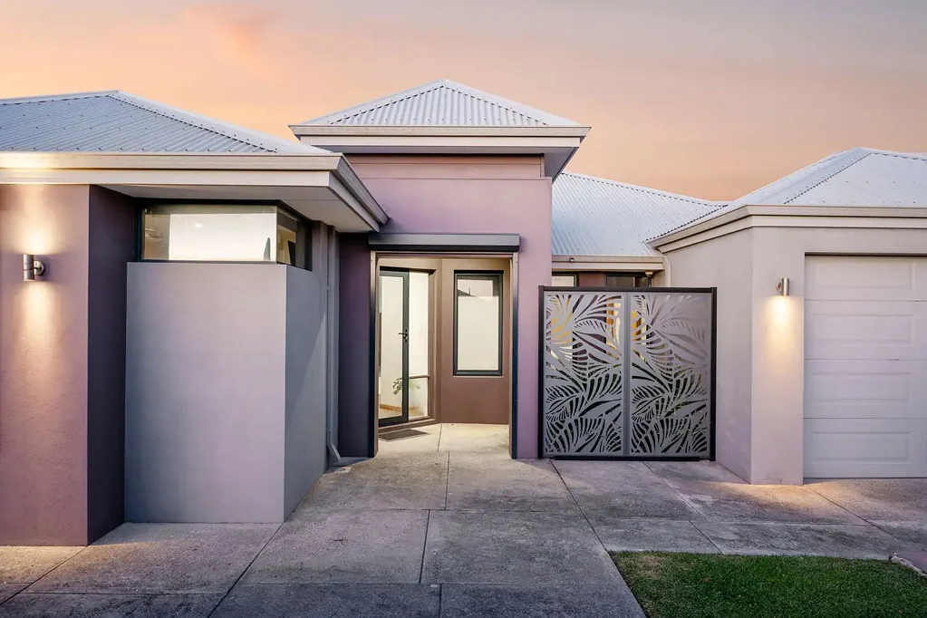 Secret Harbour 5ਬੈੱਡਰੂਮ UNDER OFFER!