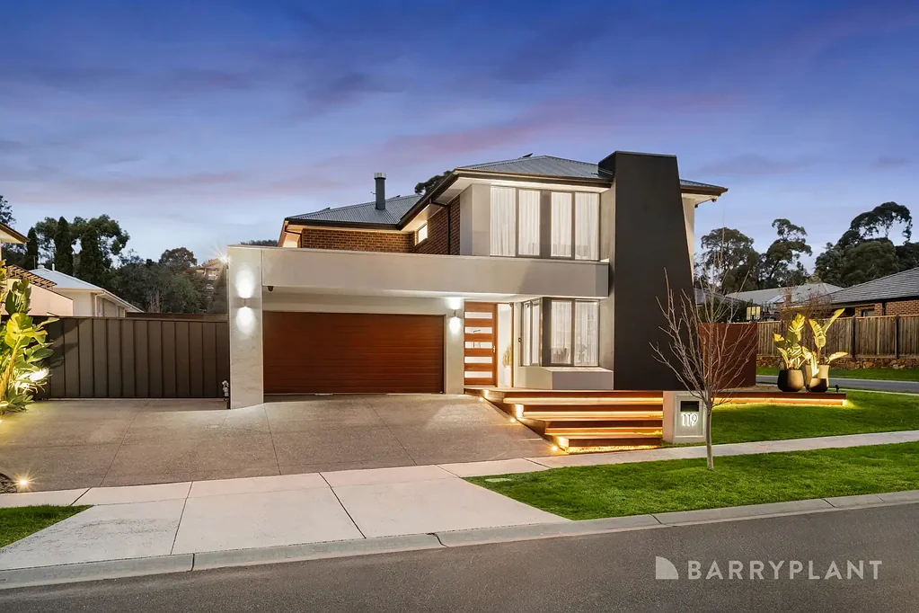 Chirnside Park 4 Bedroom Luxurious Entertainer in Cloverlea Estate.