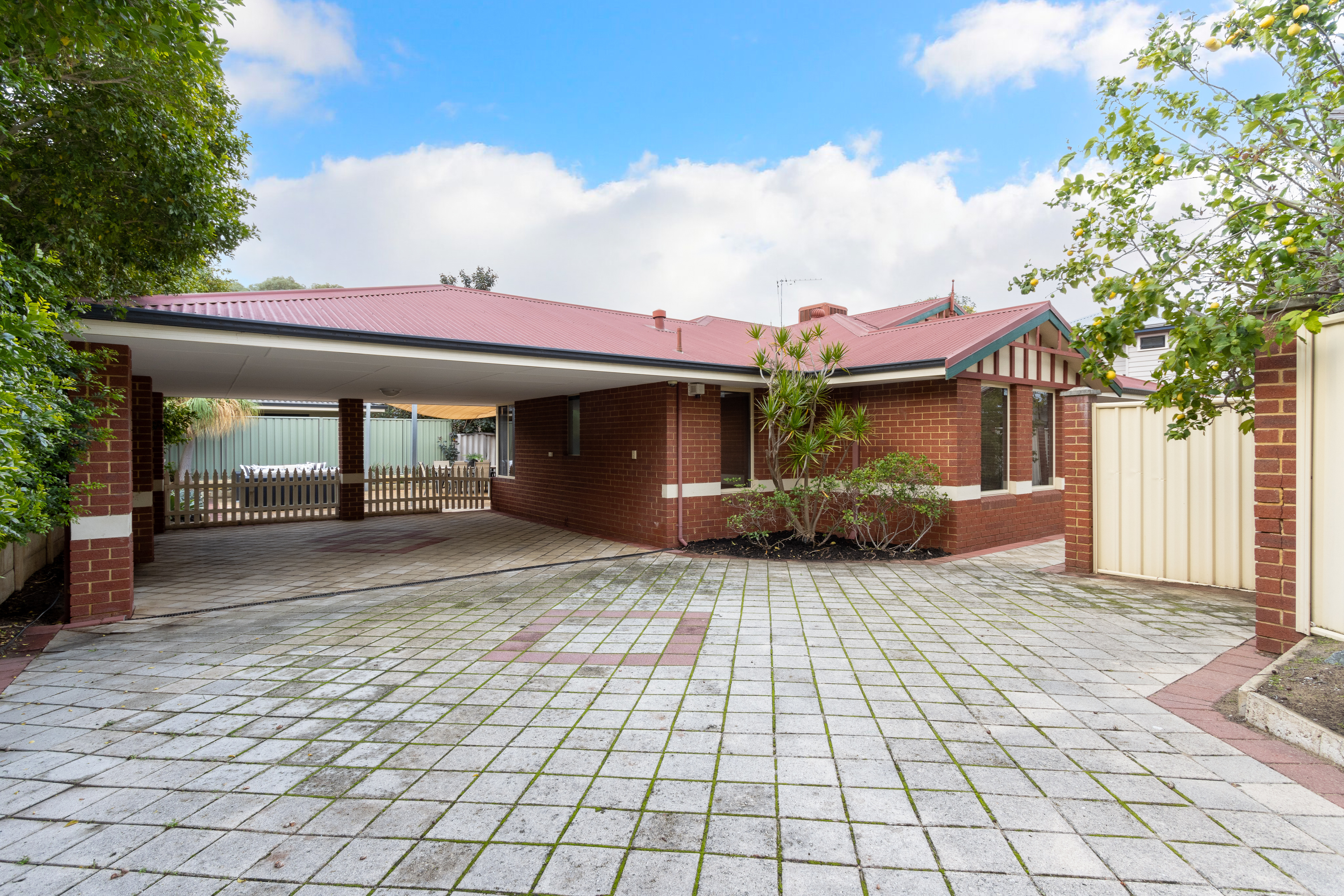 79A BASINGHALL ST, EAST VICTORIA PARK WA 6101, 0房, 0浴, House