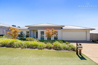 Lloyd 4chambre Beautifully Presented Lloyd Home with Pool