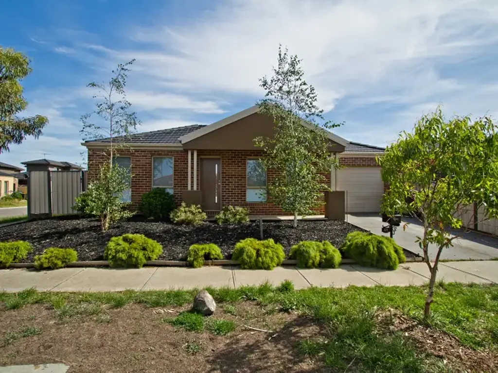 Comfortable Family Living - 3 Bed, 2 Bath with Garage