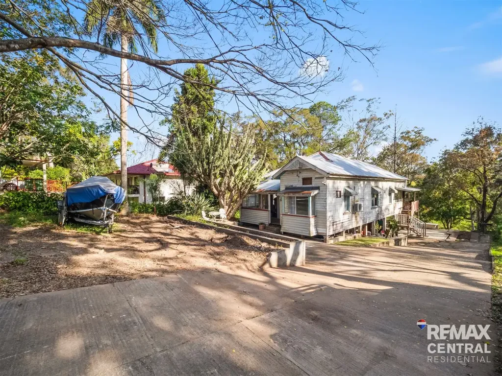 Camira 3 Bedroom RENOVATORS DELIGHT – ON LARGE BLOCK!