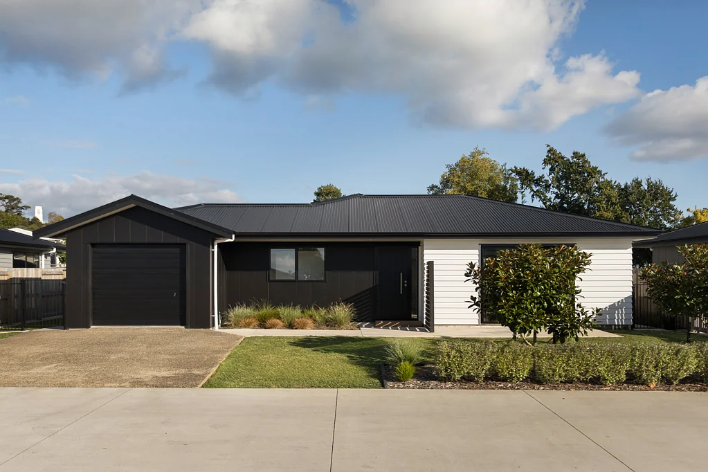 Paeroa 2Moenga Sleek, Stylish and So Close to Town