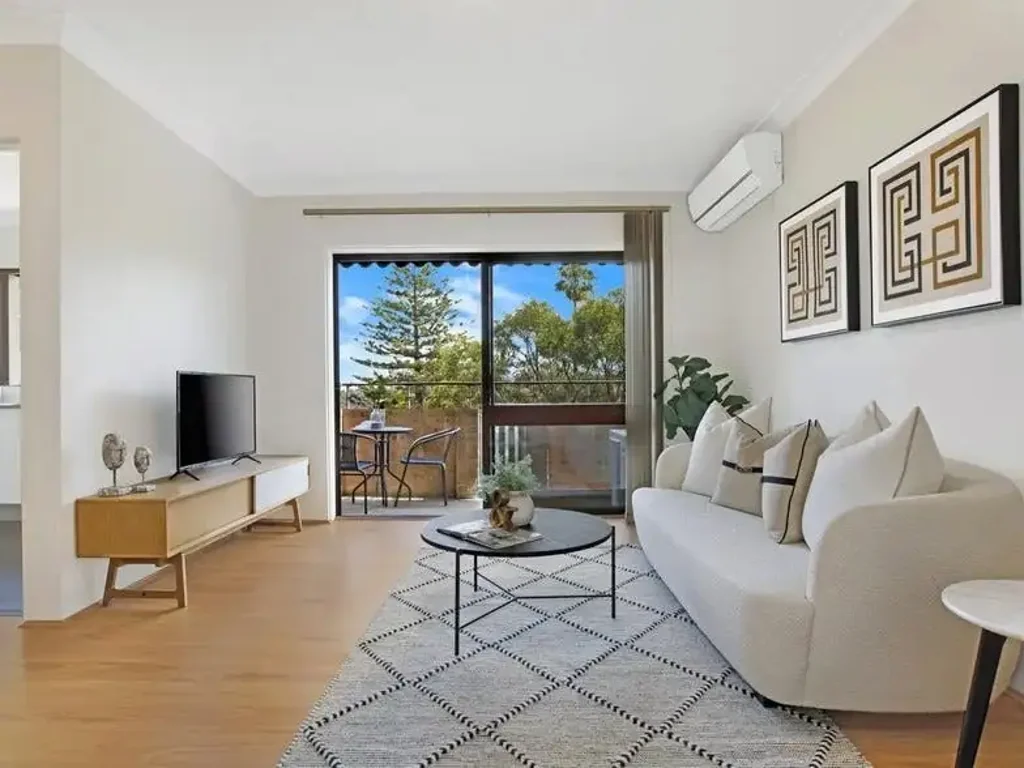 Renovated Executive Apartment with Stunning Views