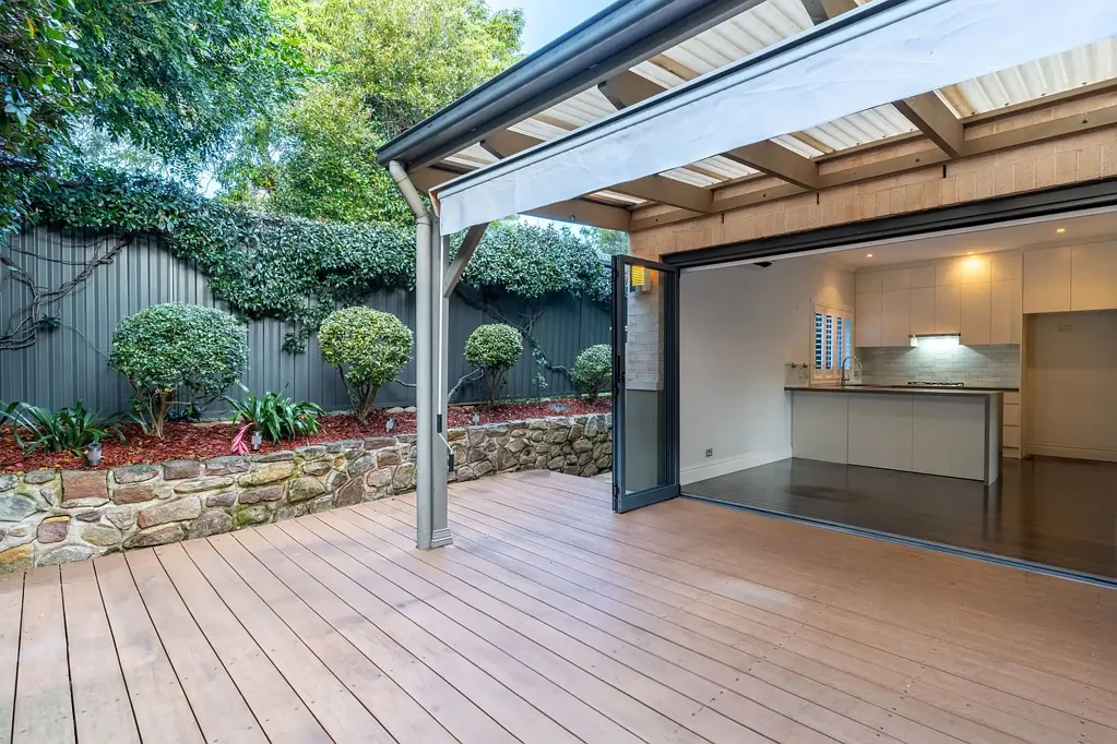 Tidy townhouse nestled in a peaceful complex
