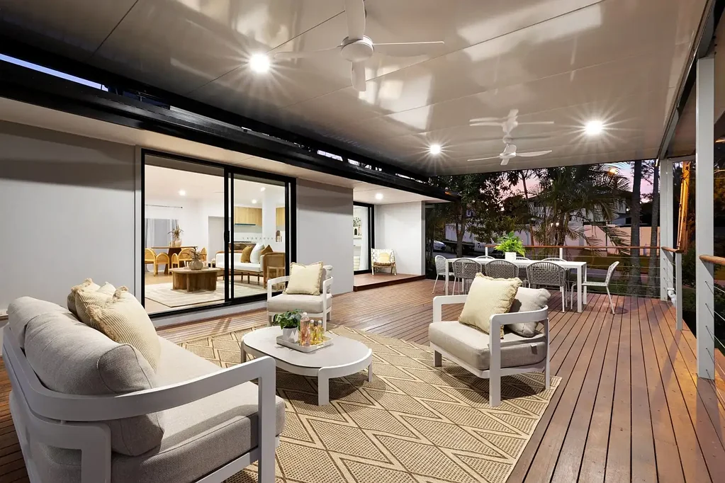 Ashmore 4Zimmer High-End Renovation, Coastal Convenience & a Lifestyle You'll Love