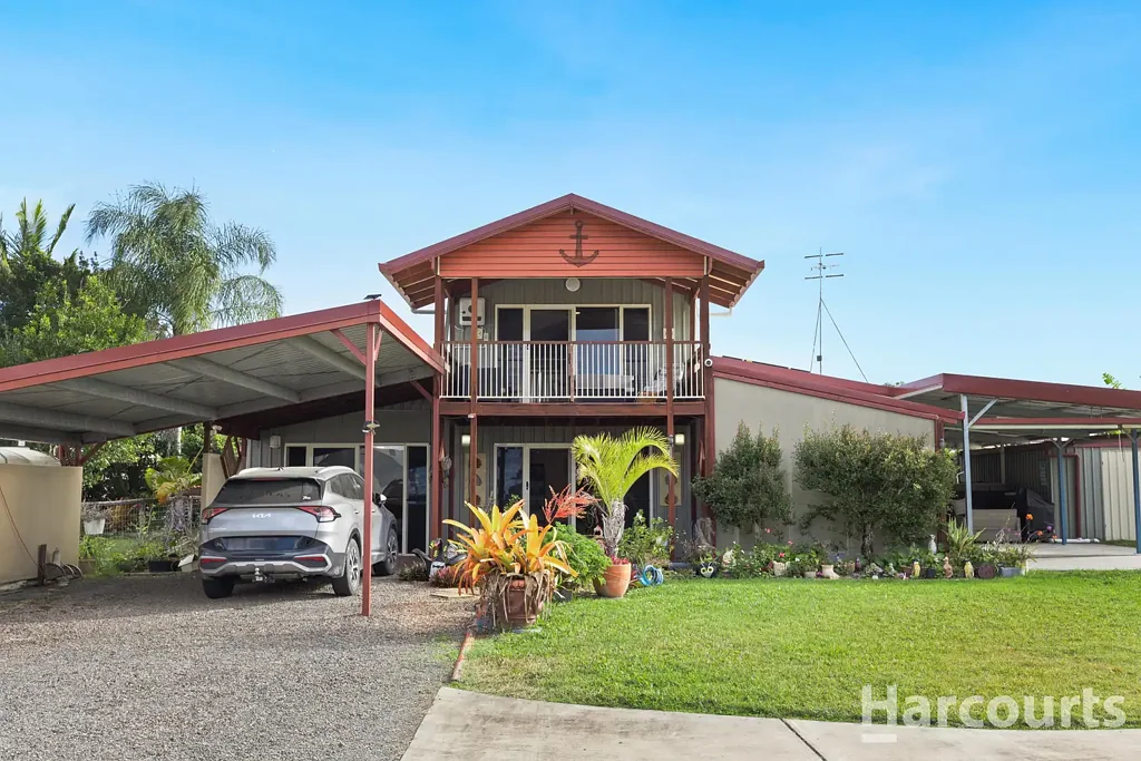 Cooloola Cove 4 Bedroom Harmonious blend of comfort, convenience, and coastal living!
