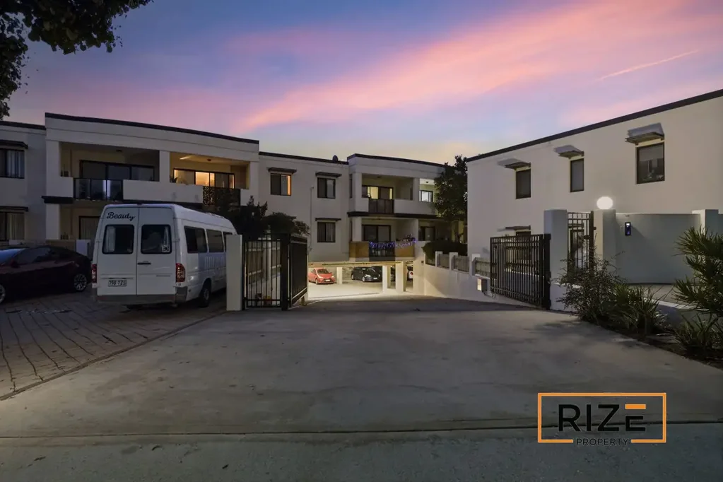 Currambine 3chambre PREMIUM APARTMENT LIVING WITH POOL & TRAIN STATION ON YOUR DOORSTEP