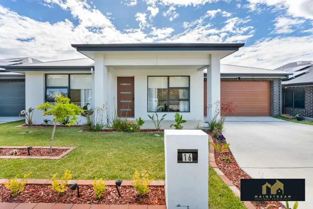 Listed by Mainstream Real Estate — Style, Space & Comfort Awaits in Googong