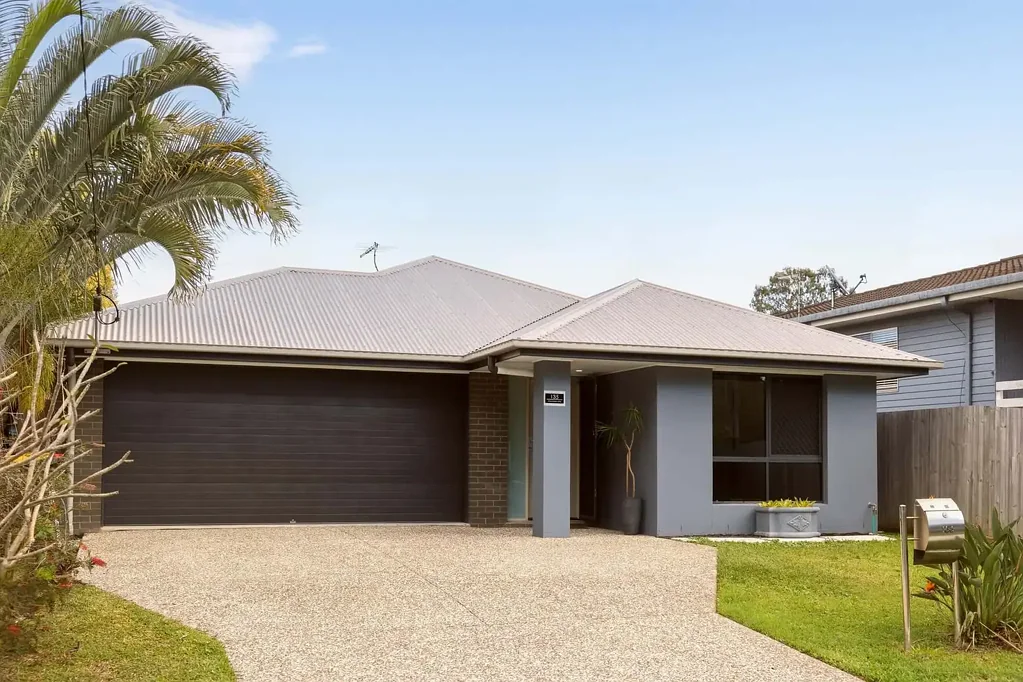 Boondall 4房 宽敞的家庭生活空间，多功能起居区 Spacious Family Living with Multiple Living Zones