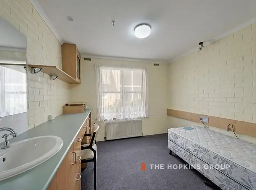 Room with Ensuite Available Now in Prime Studley Park, Kew!