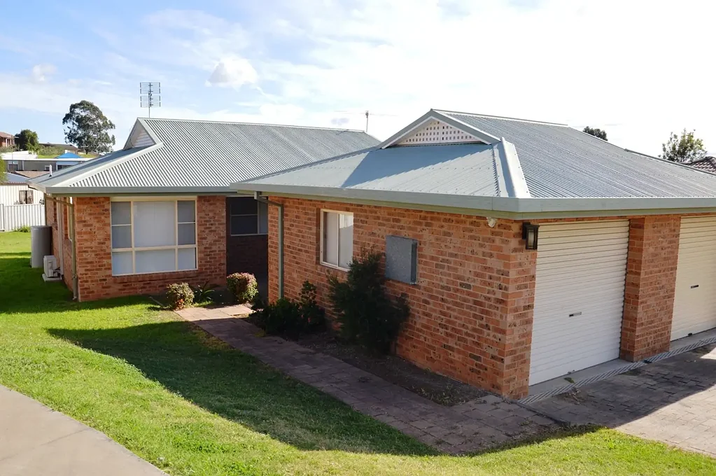 Two Bedroom Duplex -Close to Muswellbrook Fair