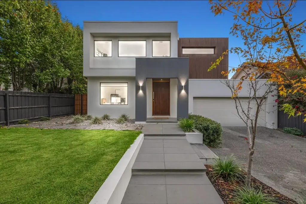Balwyn 5房 精致奢华的泳池畔家庭乐园 A Poolside Sanctuary of Refined Family Luxury