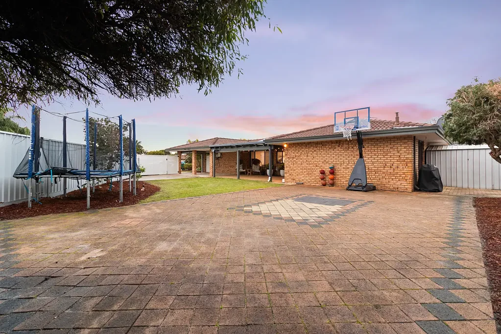 9 Rockbank Place, Kiara, WA 6054