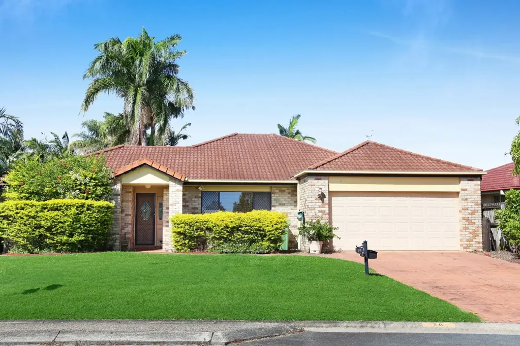Burleigh Waters 4कमरा Single-Level Family Home in the Heart of Burleigh Waters