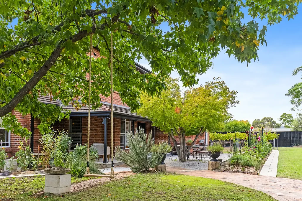 Mudgee 4房  DESIGNED FOR ENTERTAINING, BUILT FOR FAMILY LIVING