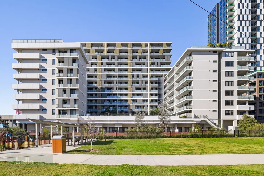 Homebush 2 Slaapkamer Modern living in resort style complex | Oversized 2 + study,  low Strata $848/qtr