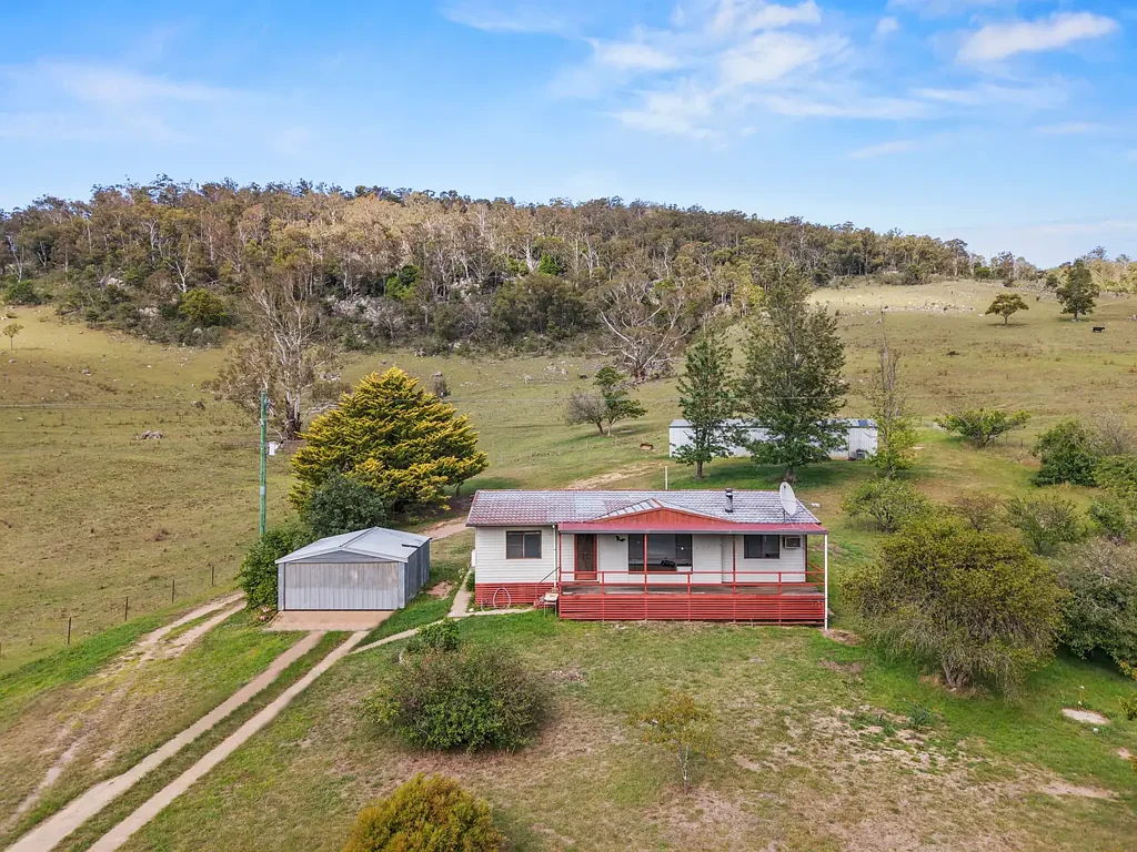 Rocky Hall 3房  300 ACRES | RIVER FRONTAGE | GRAZING & BUSH | CLASSIC FARMHOUSE
