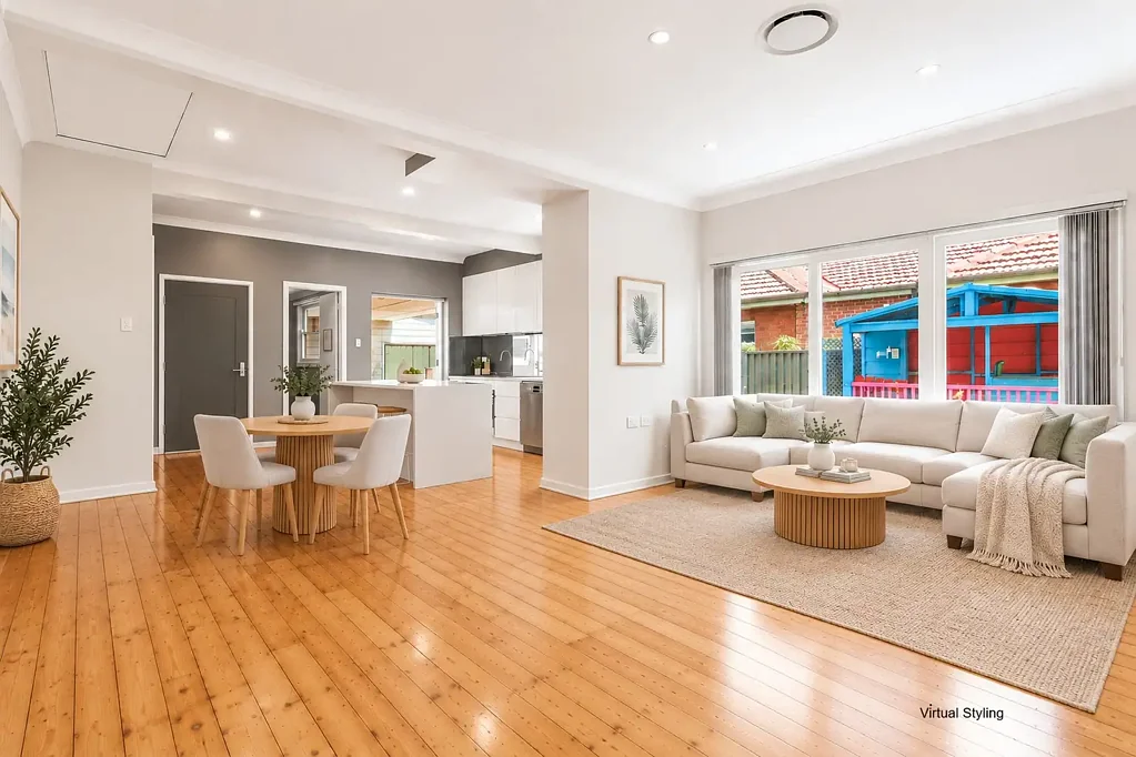 Sunny & Bright Family Home with Space & Entertainers Deck