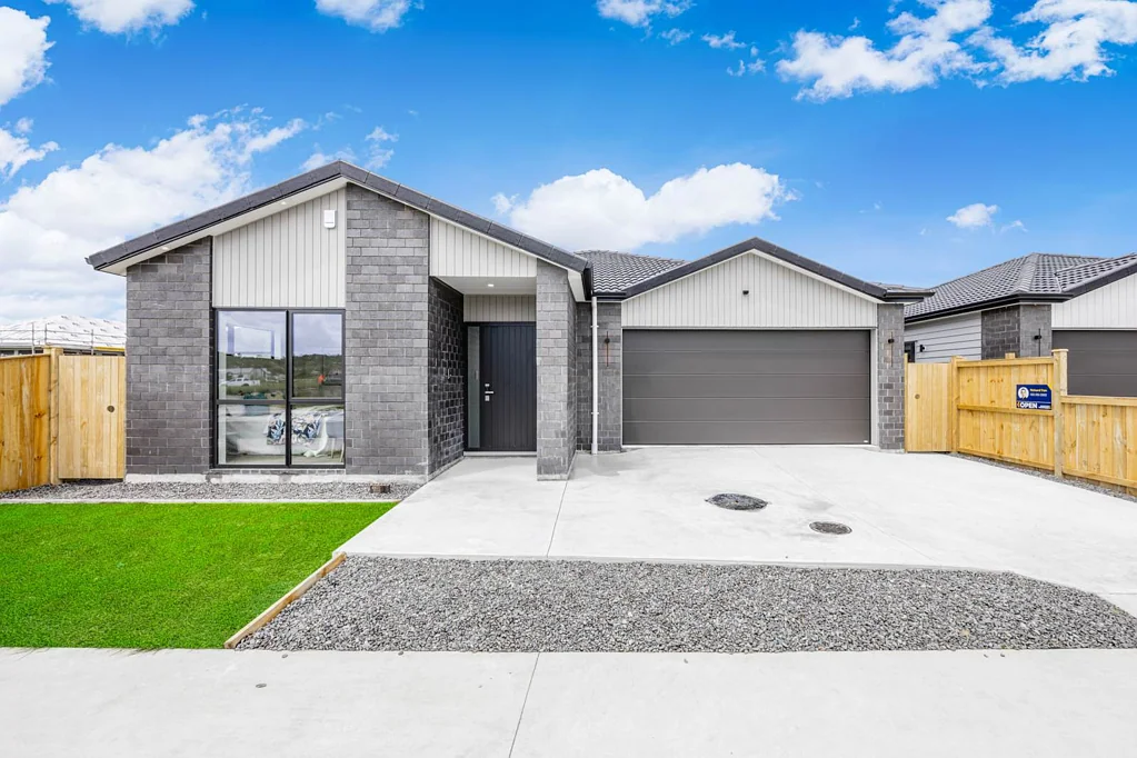 Papakura 4房  Modern Family Masterpiece in a Prime Location!