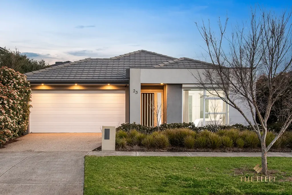 Tarneit 4房 样板房的优雅 | 专为打动人心而设计的住宅 EX-DISPLAY ELEGANCE | A HOME DESIGNED TO IMPRESS
