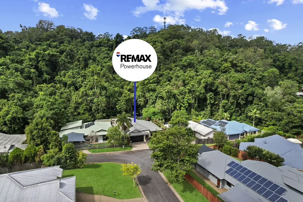 Bentley Park 4Moenga Privately Located Family Home with Rainforest and Creek Backdrop