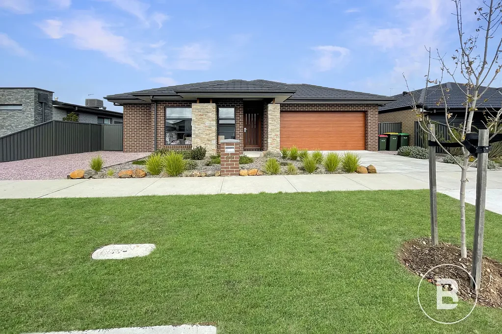 LARGE FOUR BEDROOM HOME IN POPULAR LOCATION