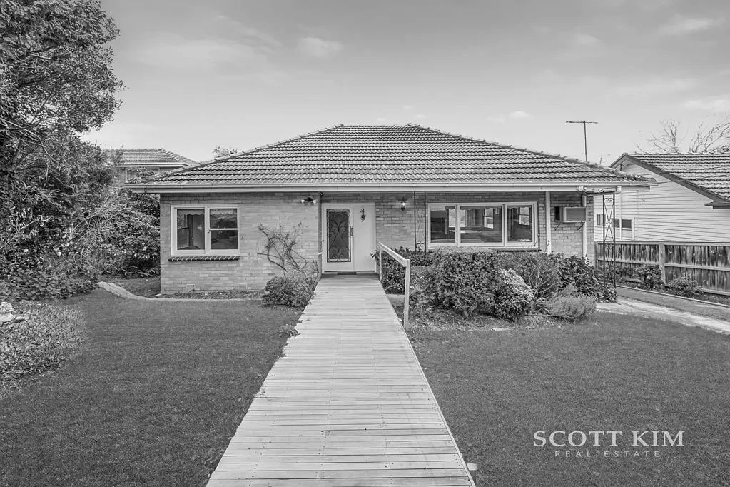 Mount Waverley 4कमरा Endless Potential on 725sqm in a Blue-Chip Mount Waverley Pocket