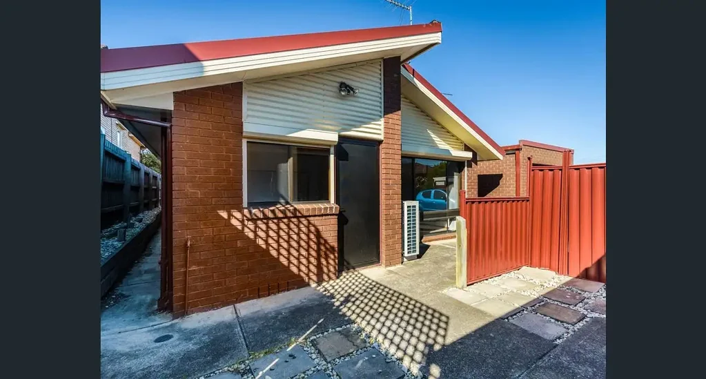 Perfectly Positioned Unit in the Heart of Coburg