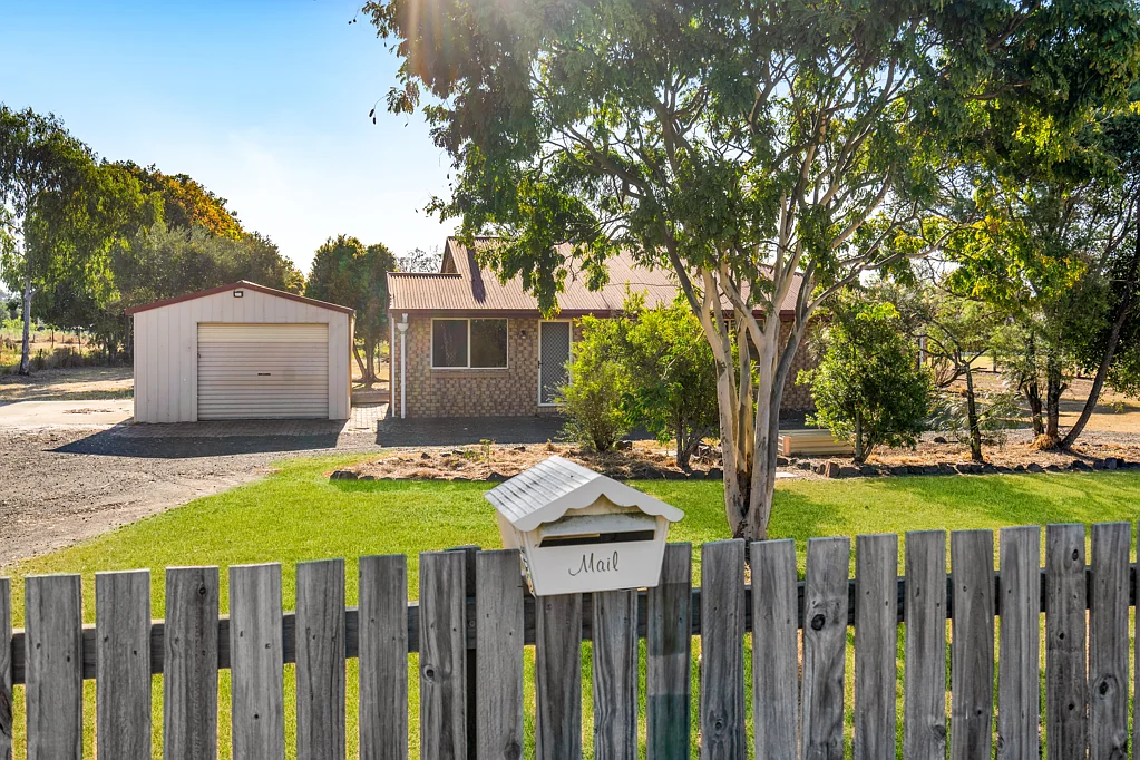 15 Grevillea Street, Plainland, QLD 4341