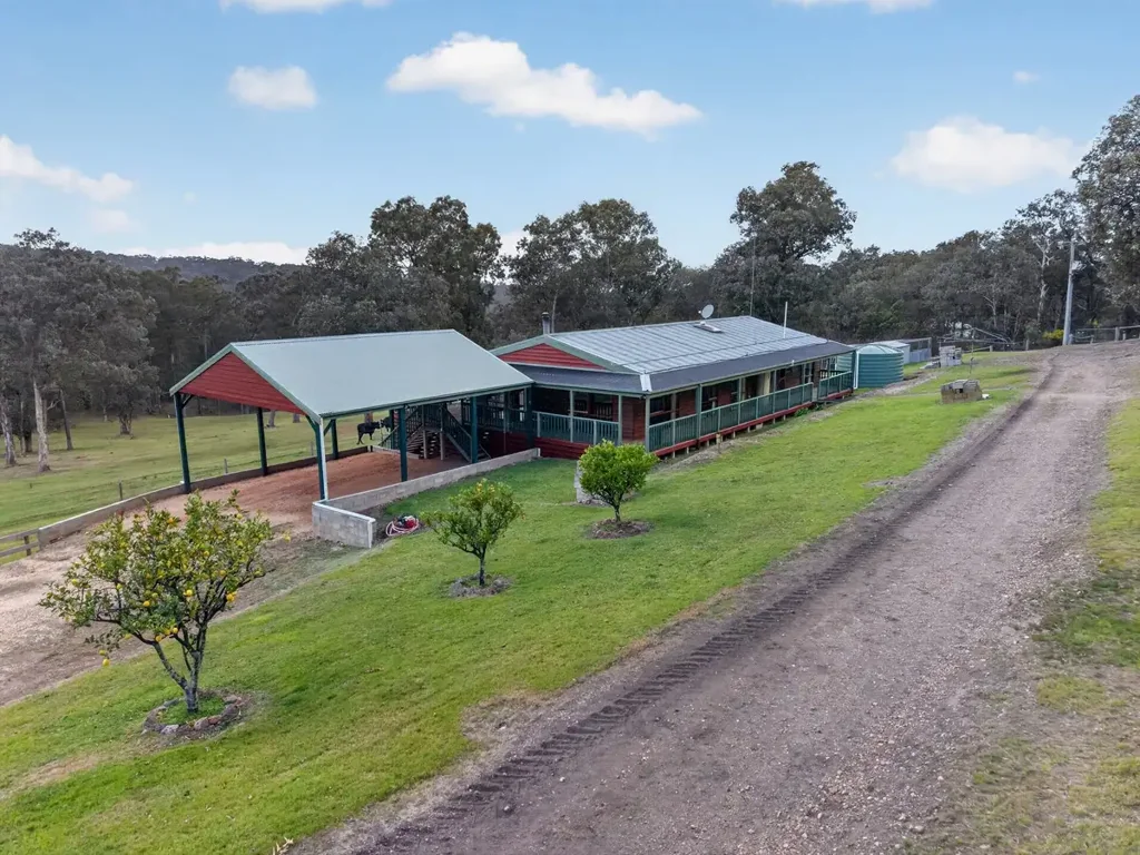Maffra West Upper Family Home in Tranquil Bush Setting