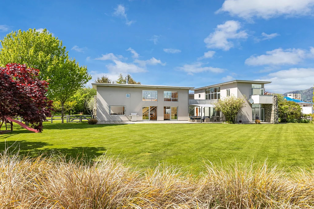 Wanaka 3ਬੈੱਡਰੂਮ A generous setting near the lake