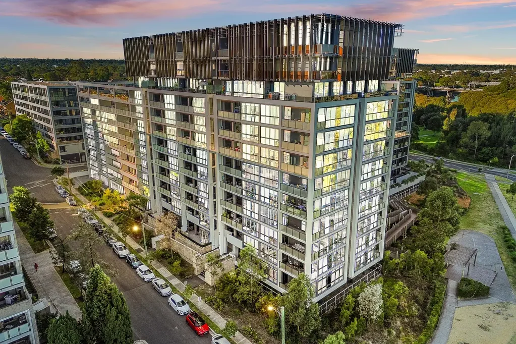 Parramatta 1 Bedroom Modern living in whisper quiet location