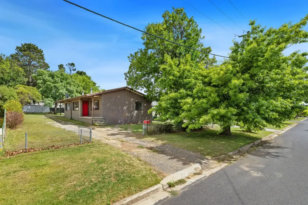 Berridale 4房  Invest in this Brick Duplex!