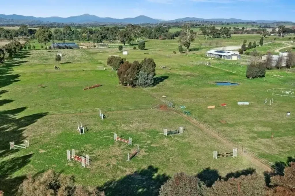 69 Dundas Court, Mansfield, VIC 3722