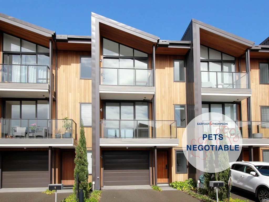 Modern 4 BEDROOM HOME - Pets considered