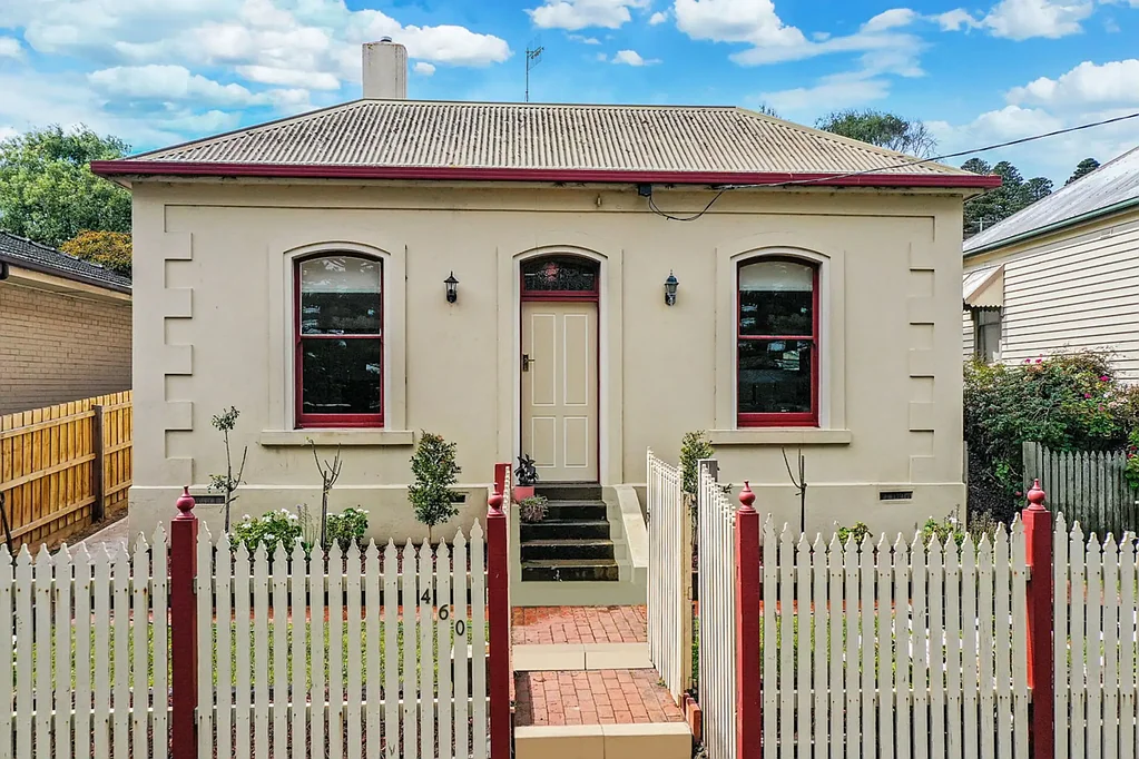 Warrnambool 6Zimmer Period Home Offering Expansive Central Brilliance!