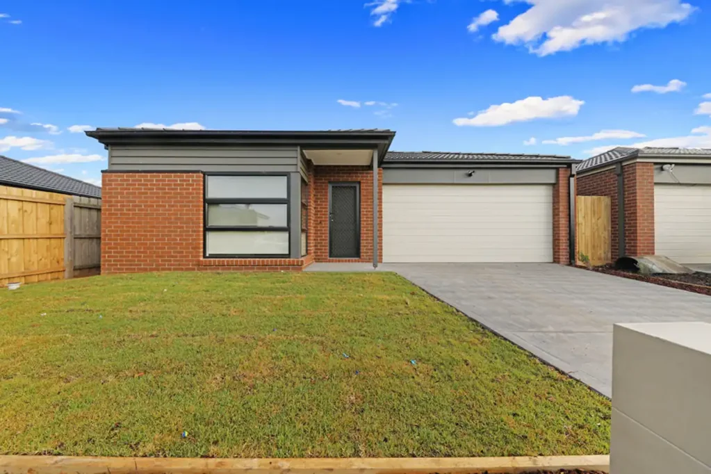 FOR LEASE | SPACIOUS FAMILY HOME IN NEWBRIDGE, WALLAN