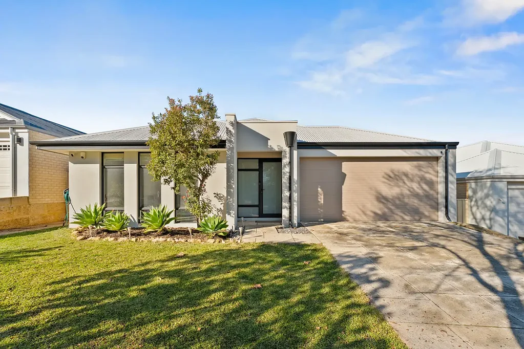 Baldivis 3房  IMMACULATE FAMILY HOME IN THE CHASE - OPPOSITE PARK