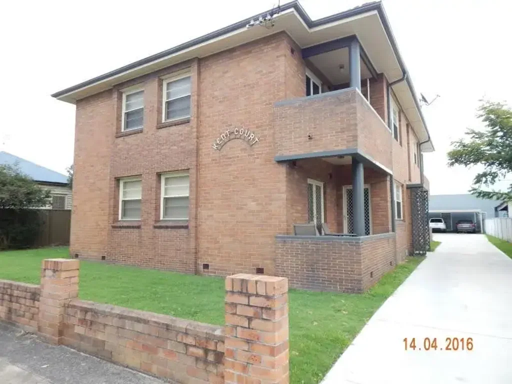CLOSE TO WARATAH VILLAGE!!!