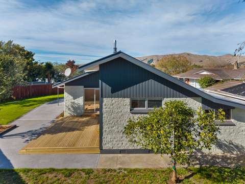 Redwoodtown 4房  Fully Renovated, Ready To Impress!