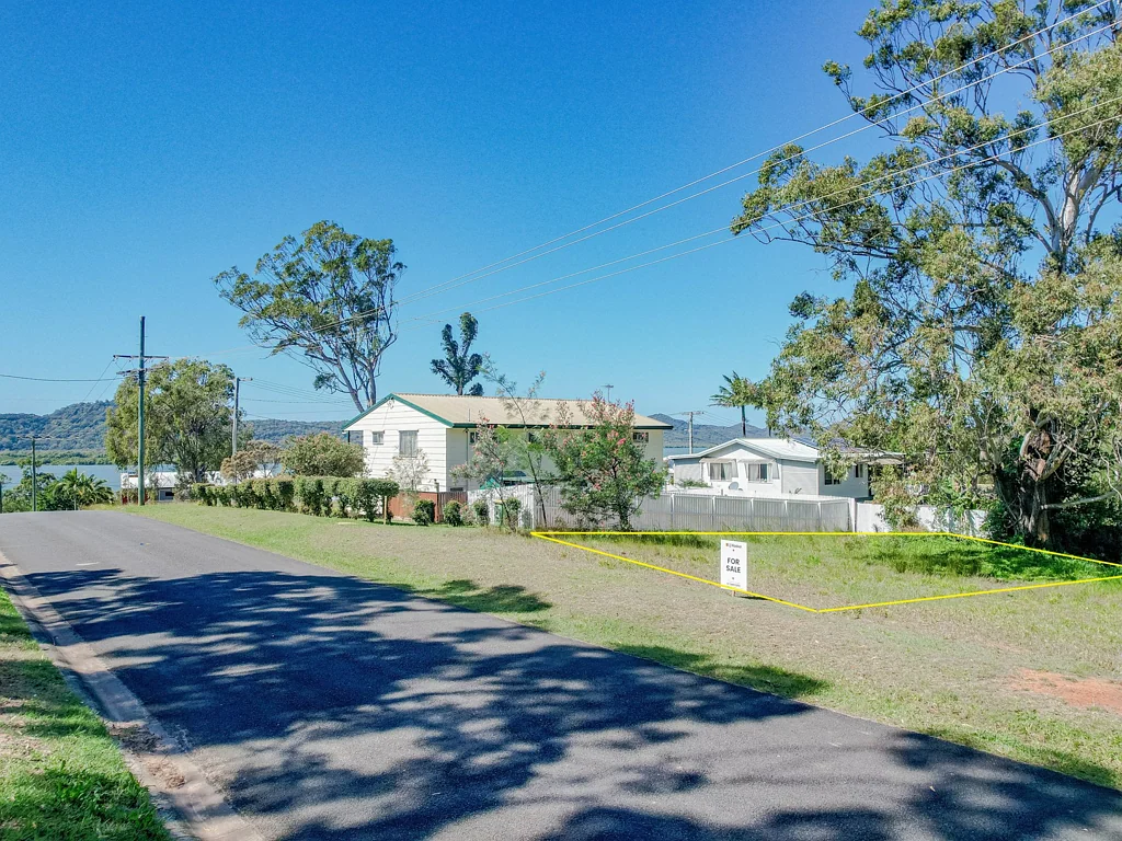10 Cutter Street, Russell Island, QLD 4184